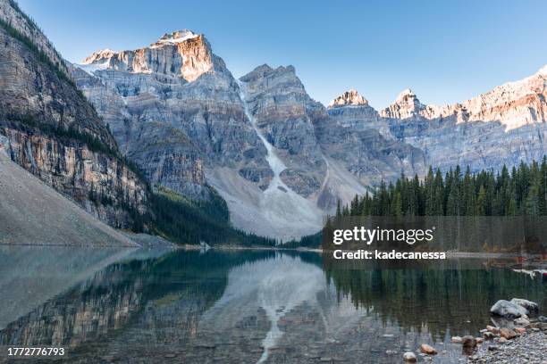 moraine lake - canadian culture stock pictures, royalty-free photos & images