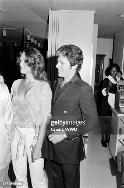 546 Pamela Hensley Stock Photos, High-Res Pictures, and Images - Getty