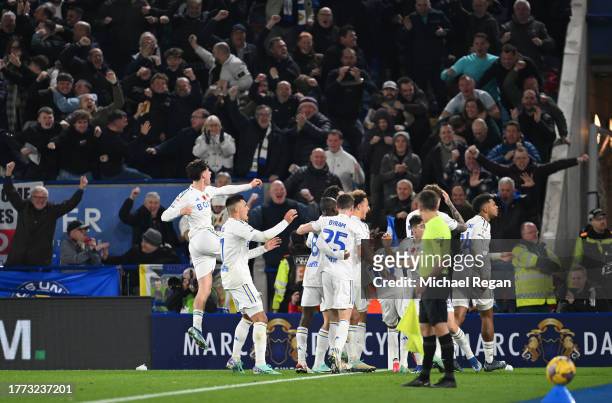 Leeds United celebrate after Georginio Rutter of Leeds United scores his teams first goal during the Sky Bet Championship match between Leicester...