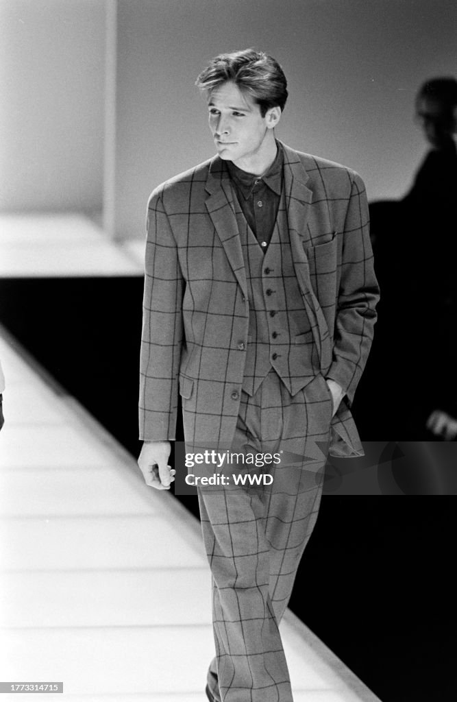 Emporio Armani Fall 1989 Ready to Wear Runway Show
