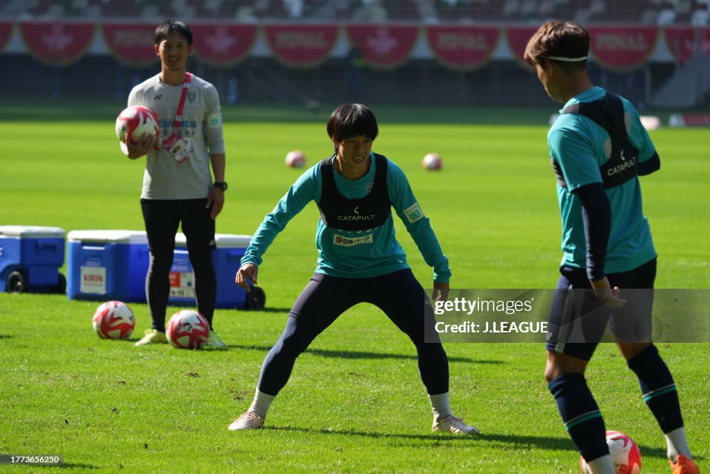Kazuya KONNO of Avispa Fukuoka warms up ahead of the J.LEAGUE YBC