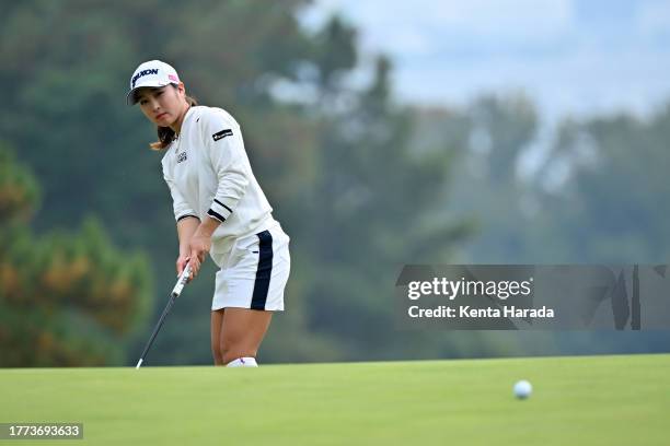 Minori Hashizoe of Japan attempts a putt on the 1st green during the final round of Meiji Yasuda Ladies Open Golf Tournament at Ibaraki Kokusai Golf...