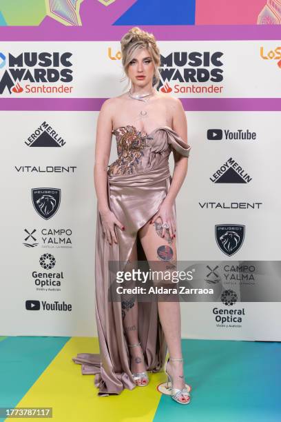 Samantha attends the "LOS40 Music Awards Santander 2023" photocall at WiZink Center on November 03, 2023 in Madrid, Spain.
