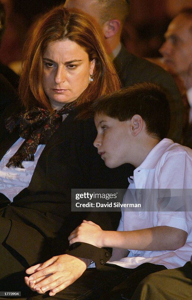 Rona Ramon Rona Ramon, wife of Israeli astronaut Ilan Ramon, holds hands with ...