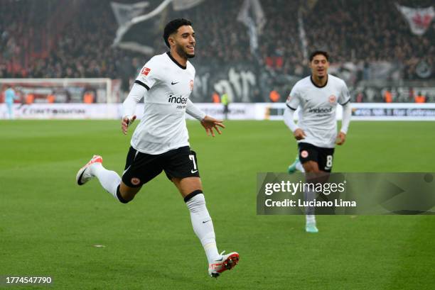 Omar Marmoush of Eintracht Frankfurt celebrates after scoring the team's first goal during the Bundesliga match between 1. FC Union Berlin and...