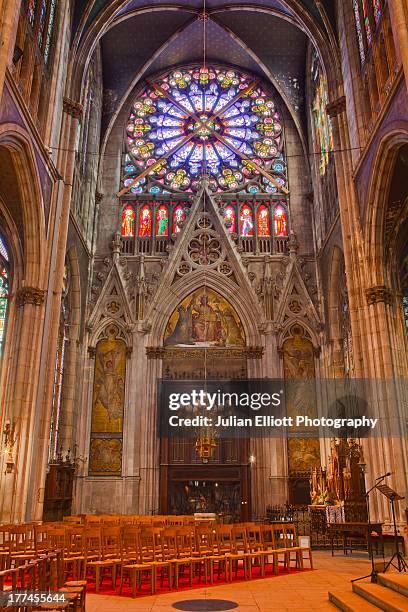 a rose window in saint epvre, nancy. - nancy stock pictures, royalty-free photos & images