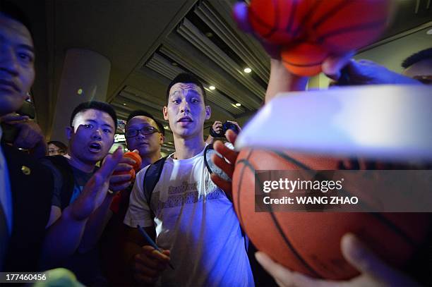 Jeremy Lin Fans 607 Nba Fans Beijing Stock Photos, High-Res Pictures, and Images ...