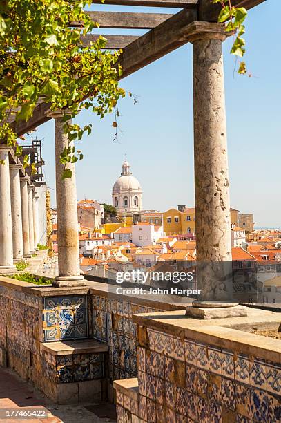 miradouro de santa luzia, alfama district, lisbon, - lissabon stockfoto's en -beelden
