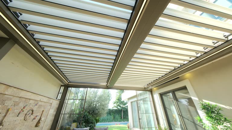 https://media.gettyimages.com/id/1774665563/video/aluminum-pergola-system.jpg?b=1&s=640x640&k=20&c=F4EHLeUznZLFjXcypBgQpajT6LDe7WQiWVUhJQqozwo=
