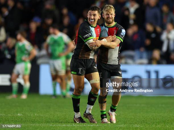 Nick David and Tyrone Green of Harlequins celebrate Green's try during the the Gallagher Premiership Rugby match between Harlequins and Newcastle...