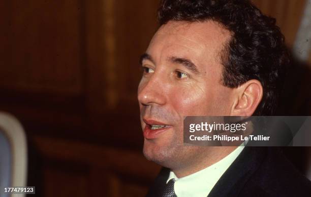 Francois Bayrou depute of Pyrennees-Atlantiques and number two of the UDF in a diner France. Francois Bayrou depute des Pyrennees-Atlantiques et...