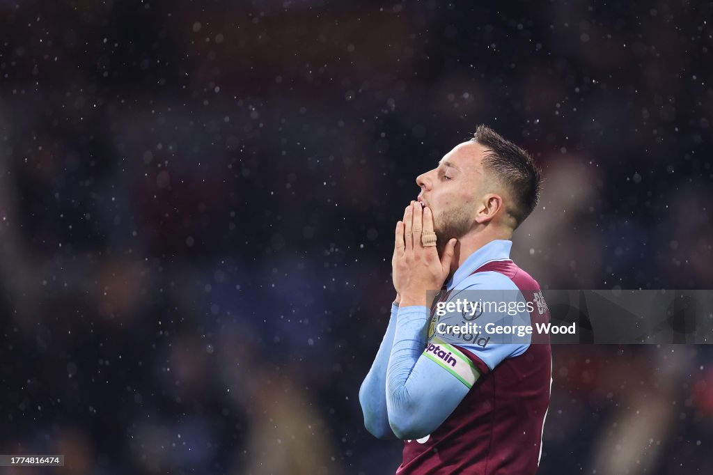 Burnley FC v Crystal Palace - Premier League