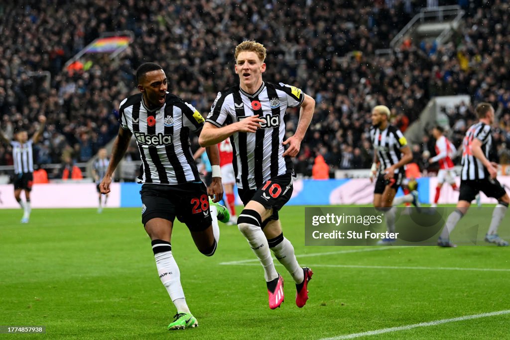 Newcastle United v Arsenal FC - Premier League