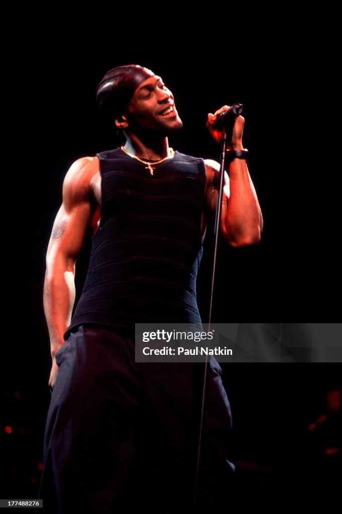 D'Angelo On Stage