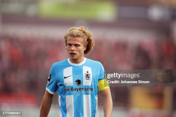 Jesper Verlaat of Muenchen in action during the 3. Liga match between TSV 1860 Muenchen and Jahn Regensburg at Stadion an der Gruenwalder Straße on...