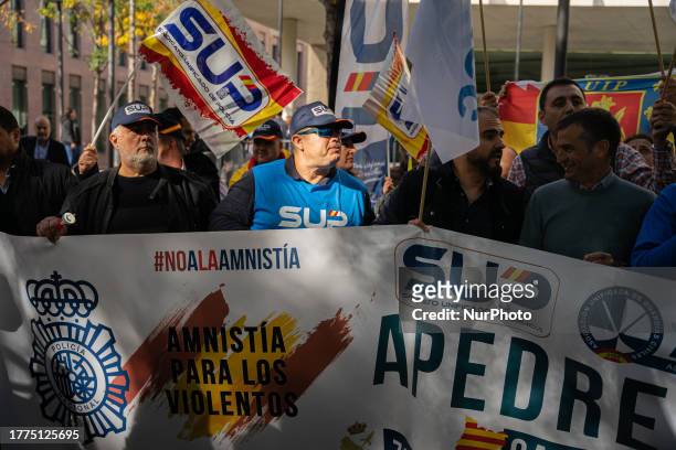 The police unions of the Civil Guard and the National Police protest in the City of Justice for the prosecution and trial of members of the police...