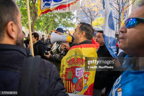 The police unions of the Civil Guard and the National Police protest in the City of Justice for the prosecution and trial of members of the police...