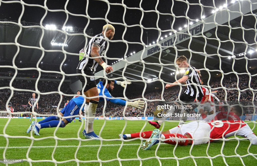 Newcastle United v Arsenal FC - Premier League