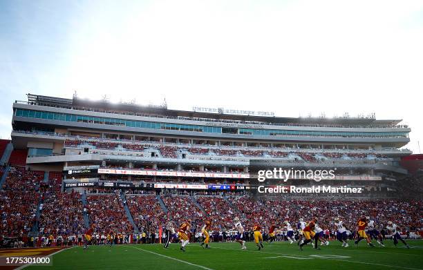 General view of play between the Washington Huskies and the USC Trojans in the first quarter at United Airlines Field at the Los Angeles Memorial...