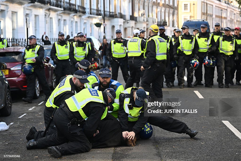 TOPSHOT-BRITAIN-PALESTINIAN-CONFLICT-ISRAEL-DEMONSTRATION