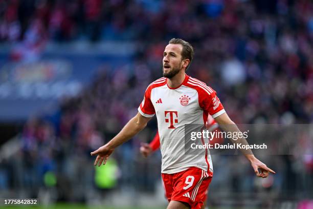 Harry Kane of Bayern Muenchen celebrates his team's first goal during the Bundesliga match between FC Bayern München and 1. FC Heidenheim 1846 at...