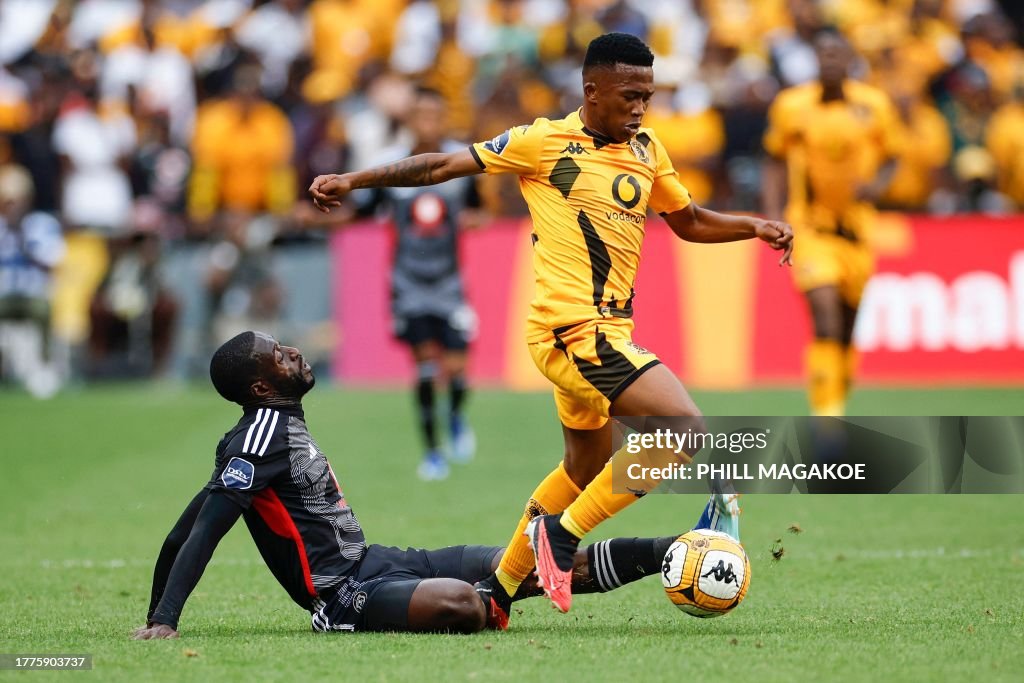 Orlando Pirates 7 Deon Hotto Tackles Kaizer Chiefs 42 Mduduzi orlando-pirates-7-deon-hotto-tackles-kaizer-chiefs-42-mduduzi