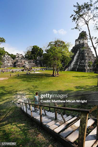 a lunch stop atop the tikal temple ruins - tikal stockfoto's en -beelden