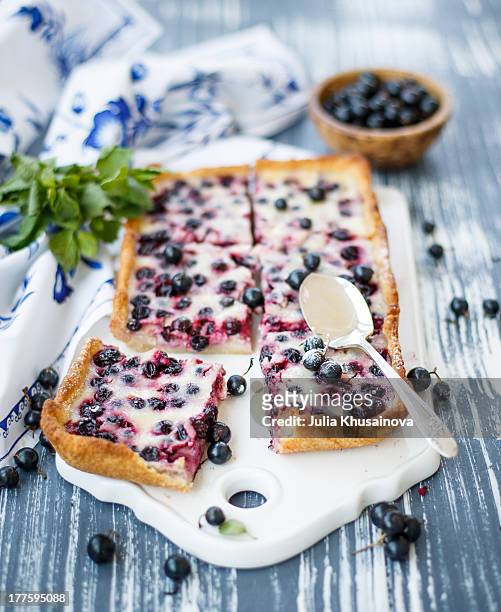 blueberry pie - blueberry pie stock pictures, royalty-free photos & images