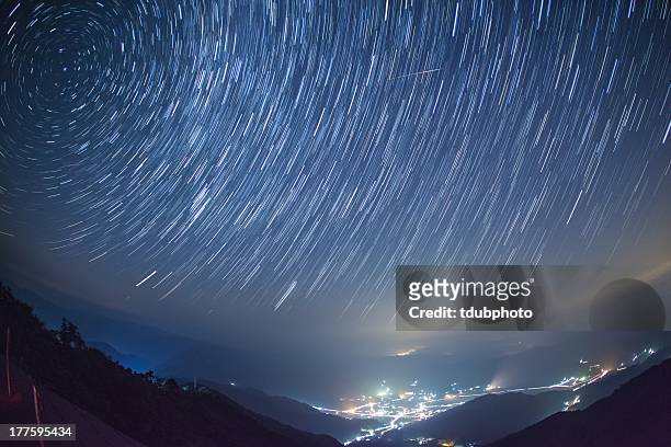 meteor - long exposure night sky stock pictures, royalty-free photos & images