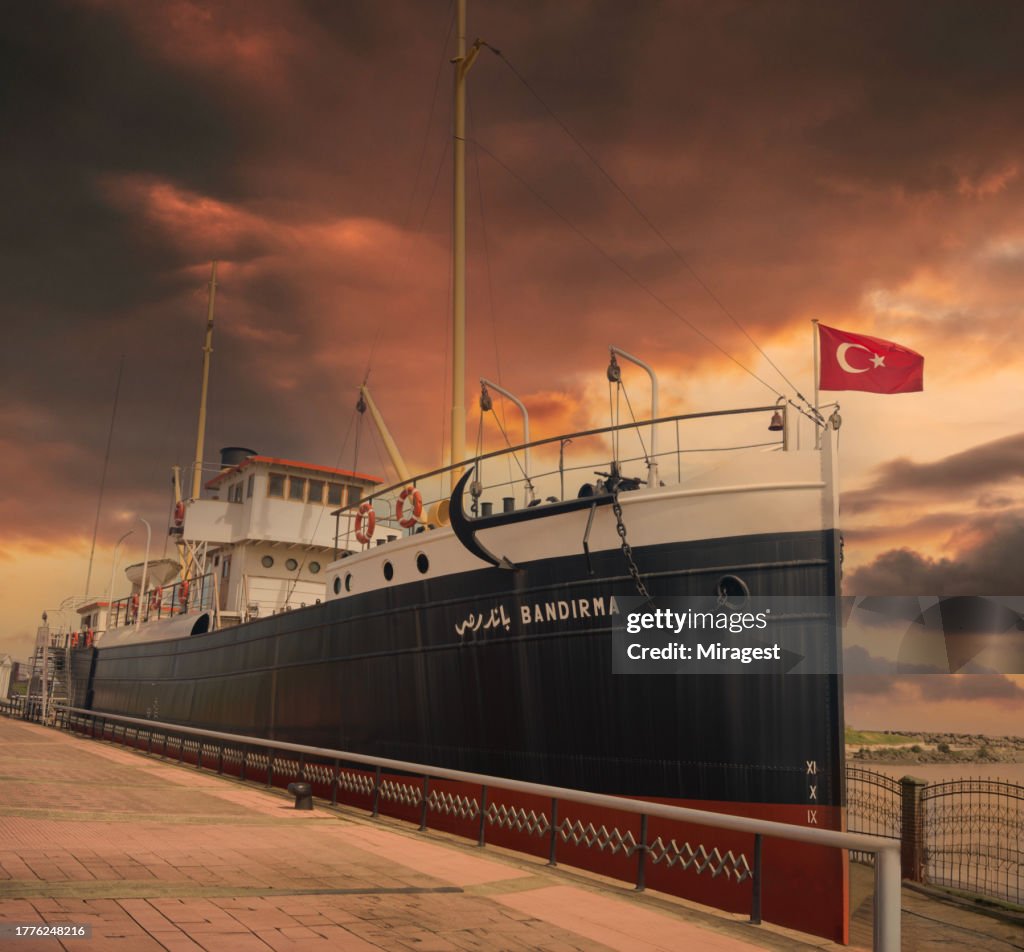 バンディルマ船博物館、バンドゥルマフェリー