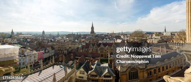 panoramic view of oxford with high street, england, united kingdom - universidad-de-oxford fotografías e imágenes de stock