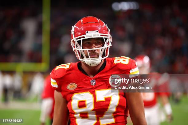 Travis Kelce of the Kansas City Chiefs warms up prior to the NFL match between Miami Dolphins and Kansas City Chiefs at Deutsche Bank Park on...