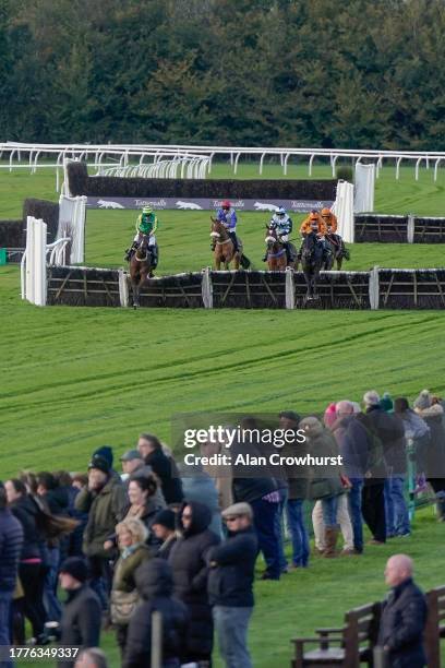 Huntingdon Races 26 Photos & High Res Pictures - Getty Images