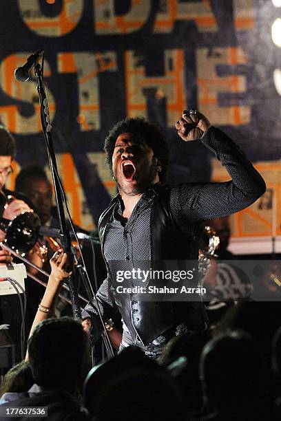 Lenny Kravitz perform at the 4th Annual Apollo In The Hamptons Benefit on August 24, 2013 in East Hampton, New York.