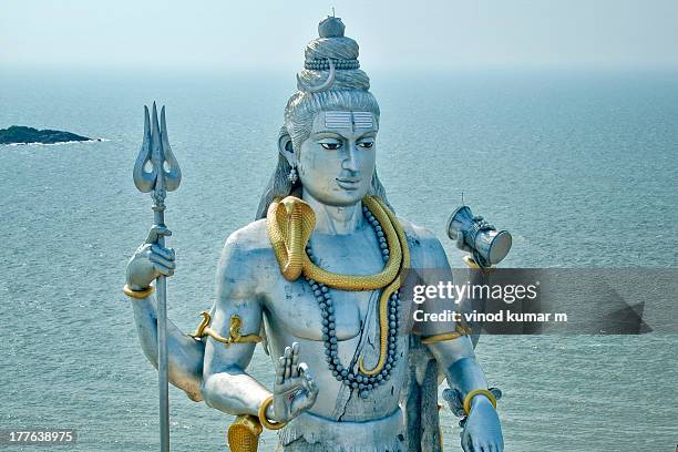 statue of lord shiva - shiva stock-fotos und bilder