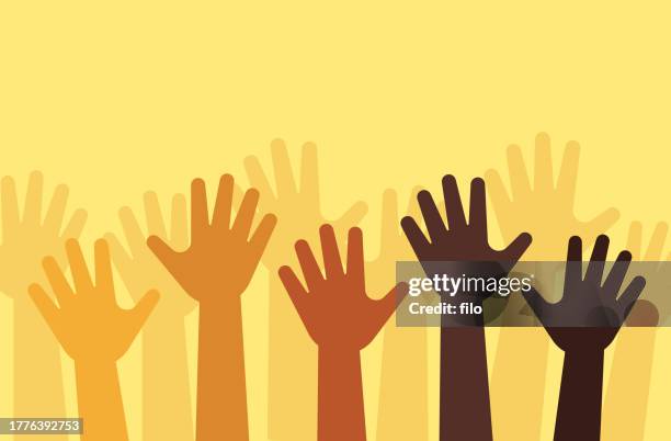 illustrazioni stock, clip art, cartoni animati e icone di tendenza di le mani alzate delle persone alzano le braccia - multiculturalismo