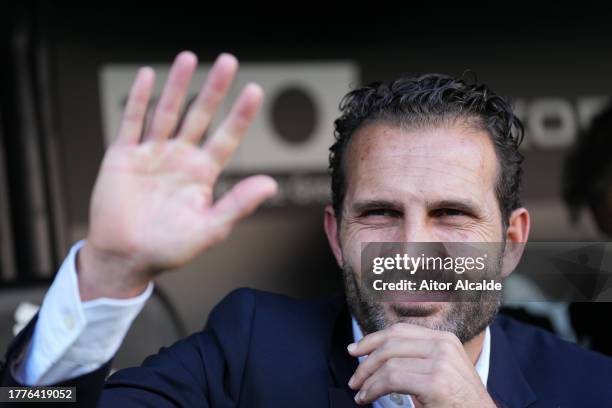 Ruben Baraja, Head Coach of Valencia CF, gestures prior to the LaLiga EA Sports match between Valencia CF and Granada CF at Estadio Mestalla on...