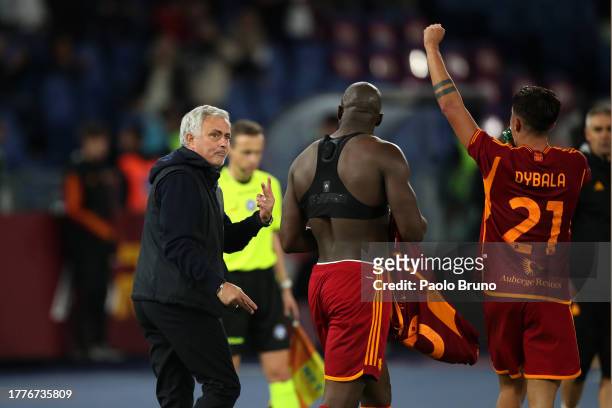 Romelu Lukaku with Jose Mourinho of AS Roma celebrates after scoring the team's second goal during the Serie A TIM match between AS Roma and US Lecce...