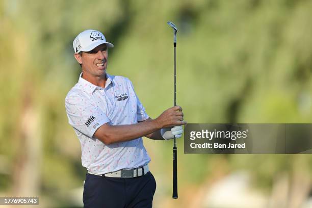 Steven Alker of New Zealand watches his shot on the 16th hole during the third round of the Charles Schwab Cup Championship at Phoenix Country Club...
