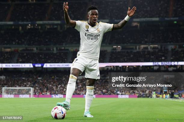 Vinicius Junior of Real Madrid CF waves the audience during the LaLiga EA Sports match between Real Madrid CF and Rayo Vallecano at Estadio Santiago...