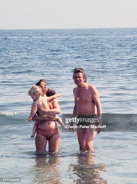 Dieter Thomas Heck, Ehefrau Ragnhild, Tochter Saskia Fee Isabell, Strand-Ausflug, Urlaub, Calarbadina, Spanien, Europa, Familie, Strand, Meer,...