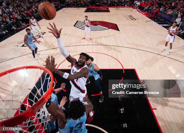 Deandre Ayton of the Portland Trail Blazers shoots the ball during the game against the Memphis Grizzlies on November 5, 2023 at the Portland Trail...