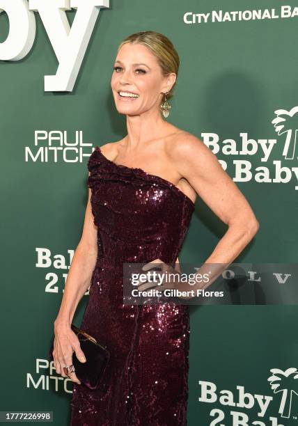 Julie Bowen at the 2023 Baby2Baby Gala held on November 11, 2023 in Los Angeles, California.