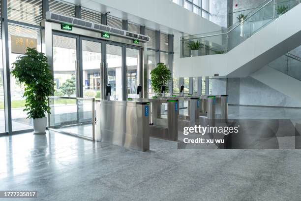 facial recognition and access control at the entrance of office buildings - keycard access stock pictures, royalty-free photos & images