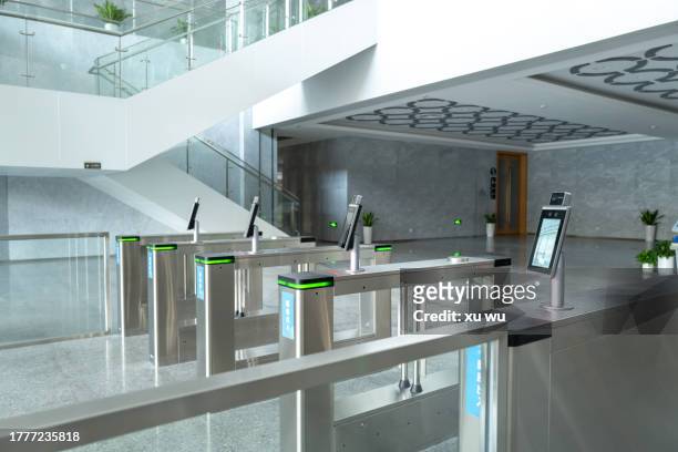 facial recognition and access control at the entrance of office buildings - keycard access stock pictures, royalty-free photos & images
