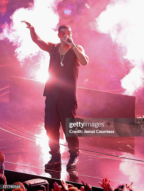 Drake Musical Performance Drake Performance And Event Center Photos and Premium High Res Pictures ...