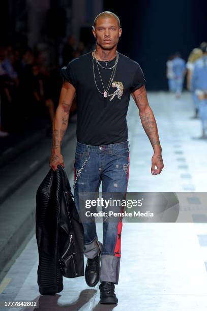 Jeremy Meeks on the catwalk