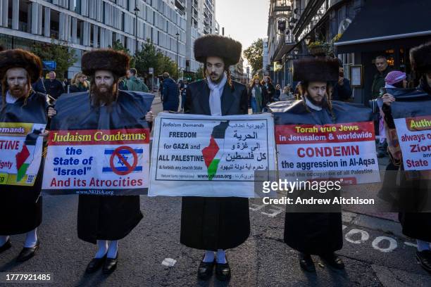 Members anti-Israeli Jewish Orthodox group Neturei Karta join over 300,000 people gathered in central London for a peaceful demonstration as a...