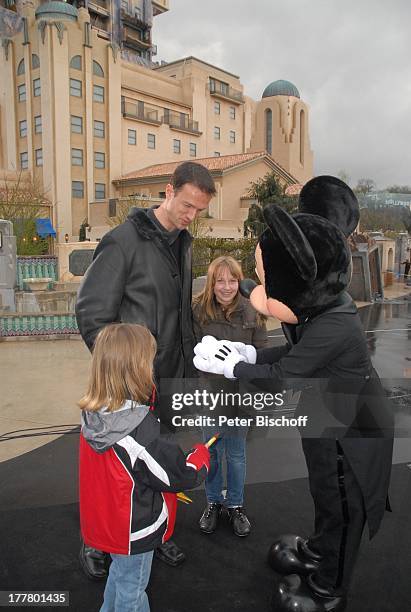 Fredi Bobic, Tochter Celine , Tochter Tyra , "Micky Mousse", neue Attraktion "The Hollywood Tower Hotel", "Disneyland Resort Paris", Disney Studios,...