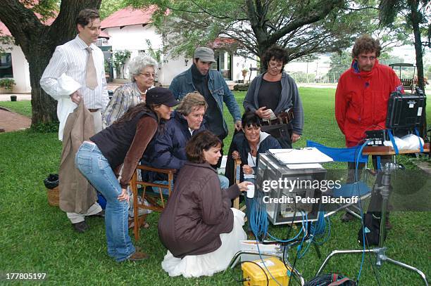 Sigmar Solbach, Ehefrau Claudia , Gerit Kling , Nicky von Tempelhoff , Zulma Herrera , Diego Walraff , Team-Mitglieder, Dreharbeiten zum ARD-Film "Am...